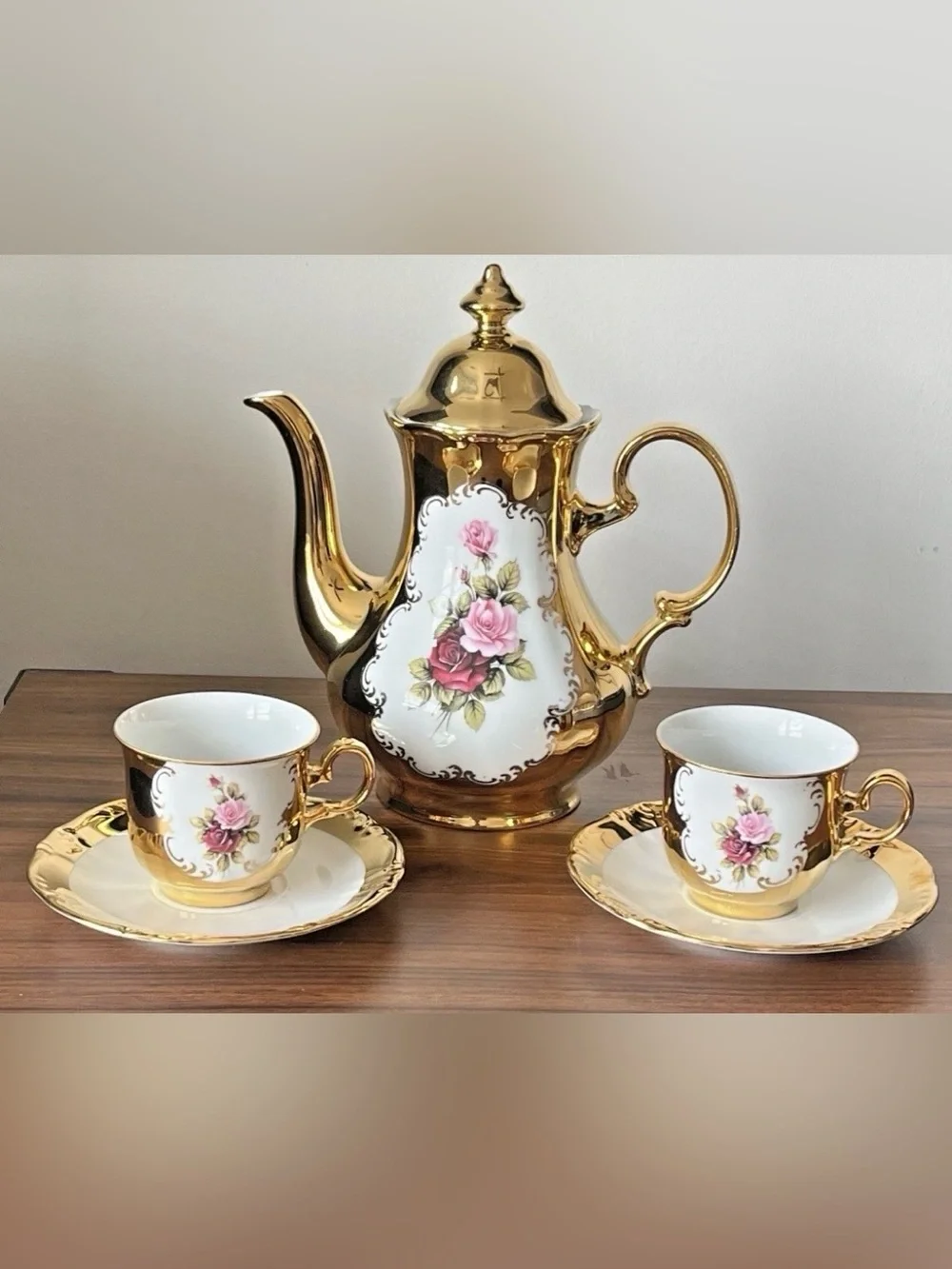 Handarbeit 22k gold Rose Teapot and 2 Demitasse Cups and Saucers Bavaria